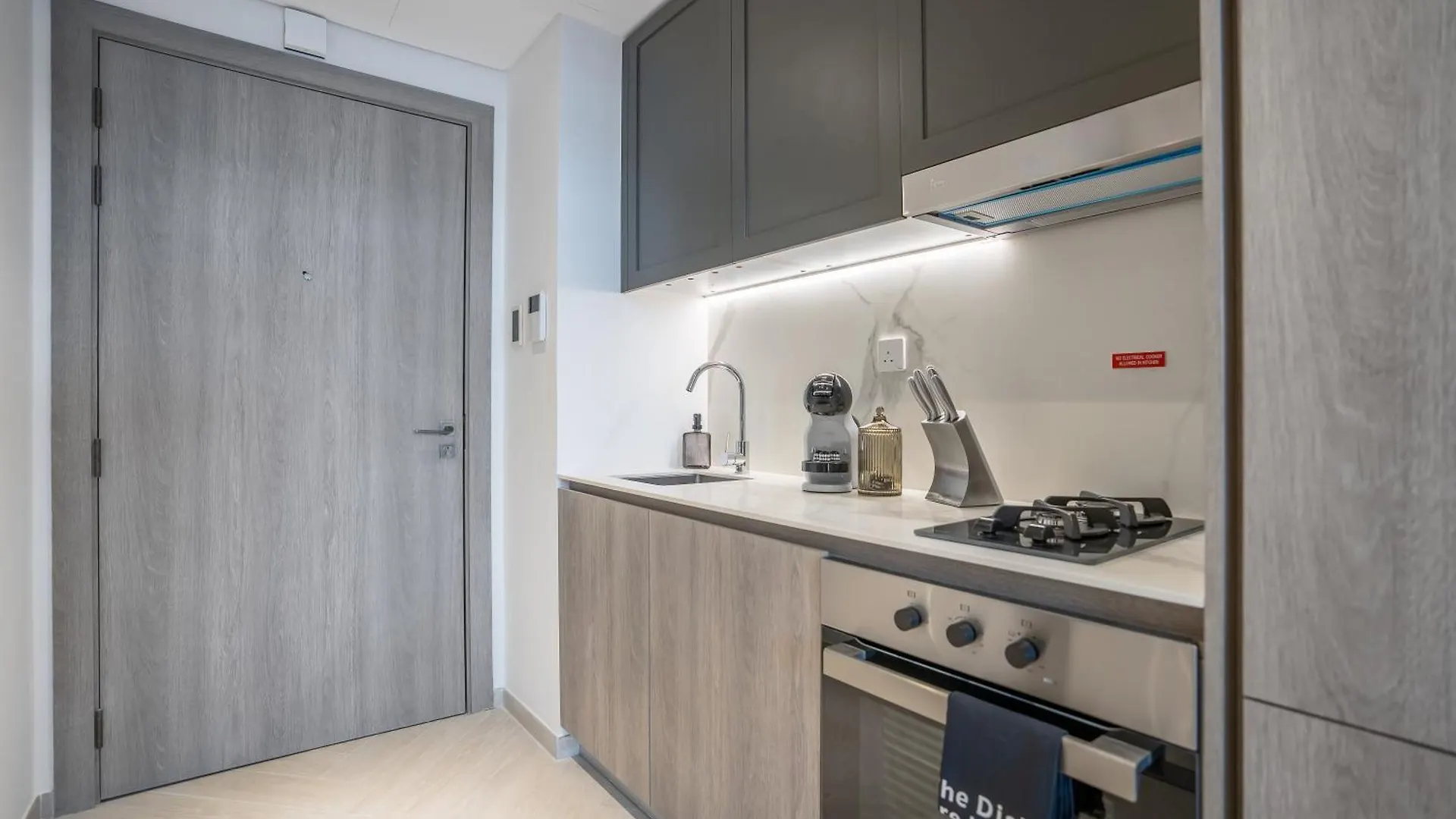 Stylish Studio Retreat Modern Stay In Jvc Dubai 0*,